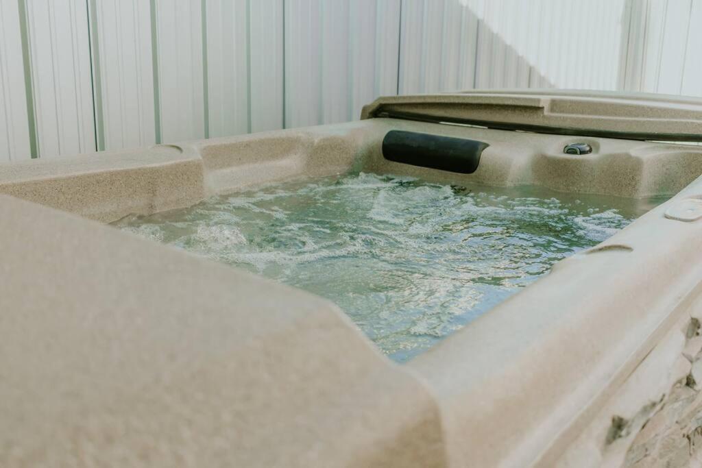 Agave Tiny House At Cactus Flower-Hot Tub-Pet Friendly-No Pet Fees! Albuquerque Exterior foto