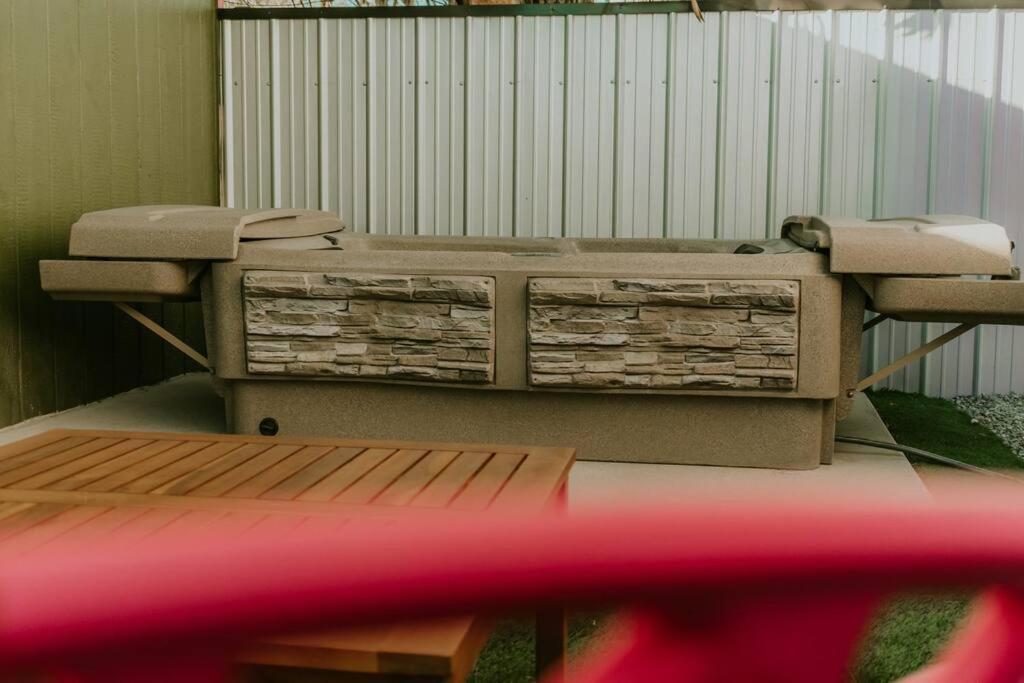 Agave Tiny House At Cactus Flower-Hot Tub-Pet Friendly-No Pet Fees! Albuquerque Exterior foto