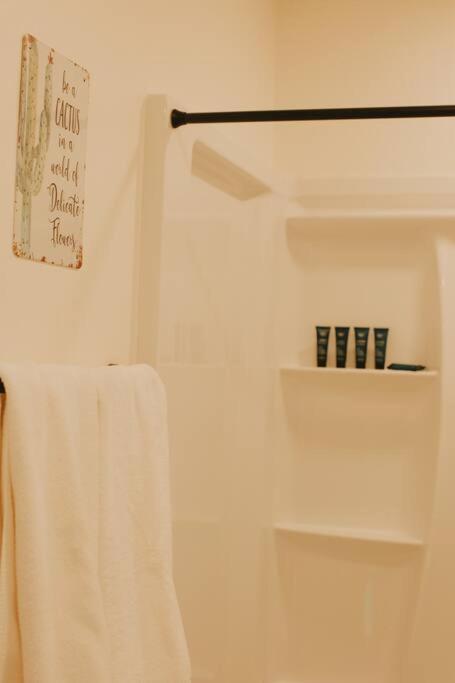 Agave Tiny House At Cactus Flower-Hot Tub-Pet Friendly-No Pet Fees! Albuquerque Exterior foto