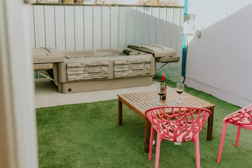 Agave Tiny House At Cactus Flower-Hot Tub-Pet Friendly-No Pet Fees! Albuquerque Exterior foto