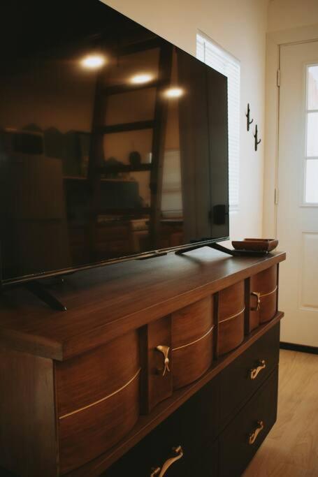 Agave Tiny House At Cactus Flower-Hot Tub-Pet Friendly-No Pet Fees! Albuquerque Exterior foto