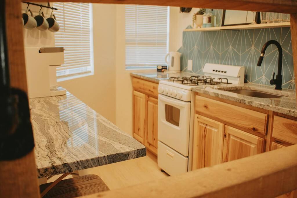 Agave Tiny House At Cactus Flower-Hot Tub-Pet Friendly-No Pet Fees! Albuquerque Exterior foto
